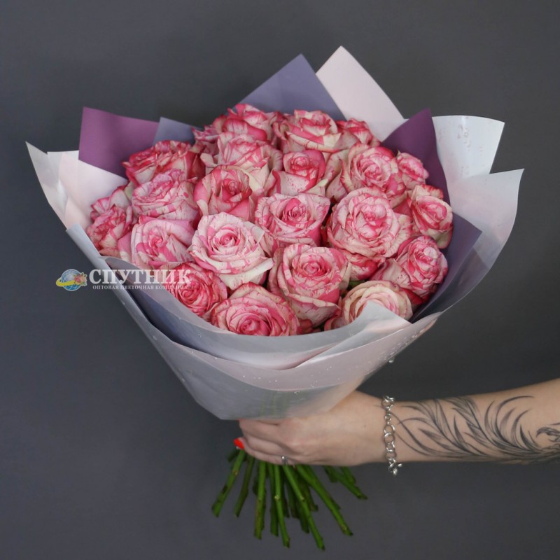 Букет роз Мэджик Таймс купить в СПб недорого
