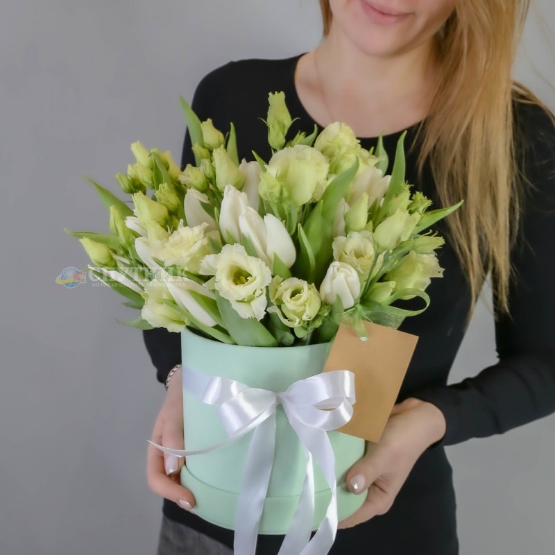 Купить букет тюльпанов недорого в СПб
